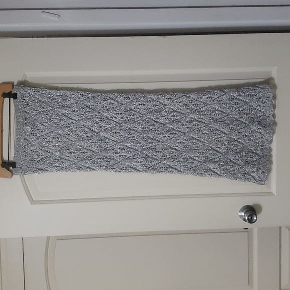 Metallic mesh midi skirt. - Picture 2 of 4